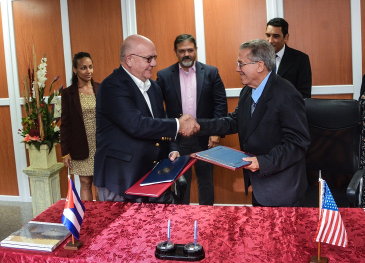 Autoridades portuarias de Cuba y Houston firman memorando de cooperación